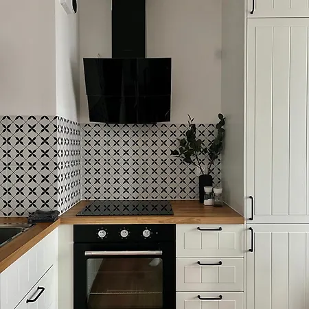 Przytuly 4, Self Check In, Parking, Blisko Lotniska Apartment